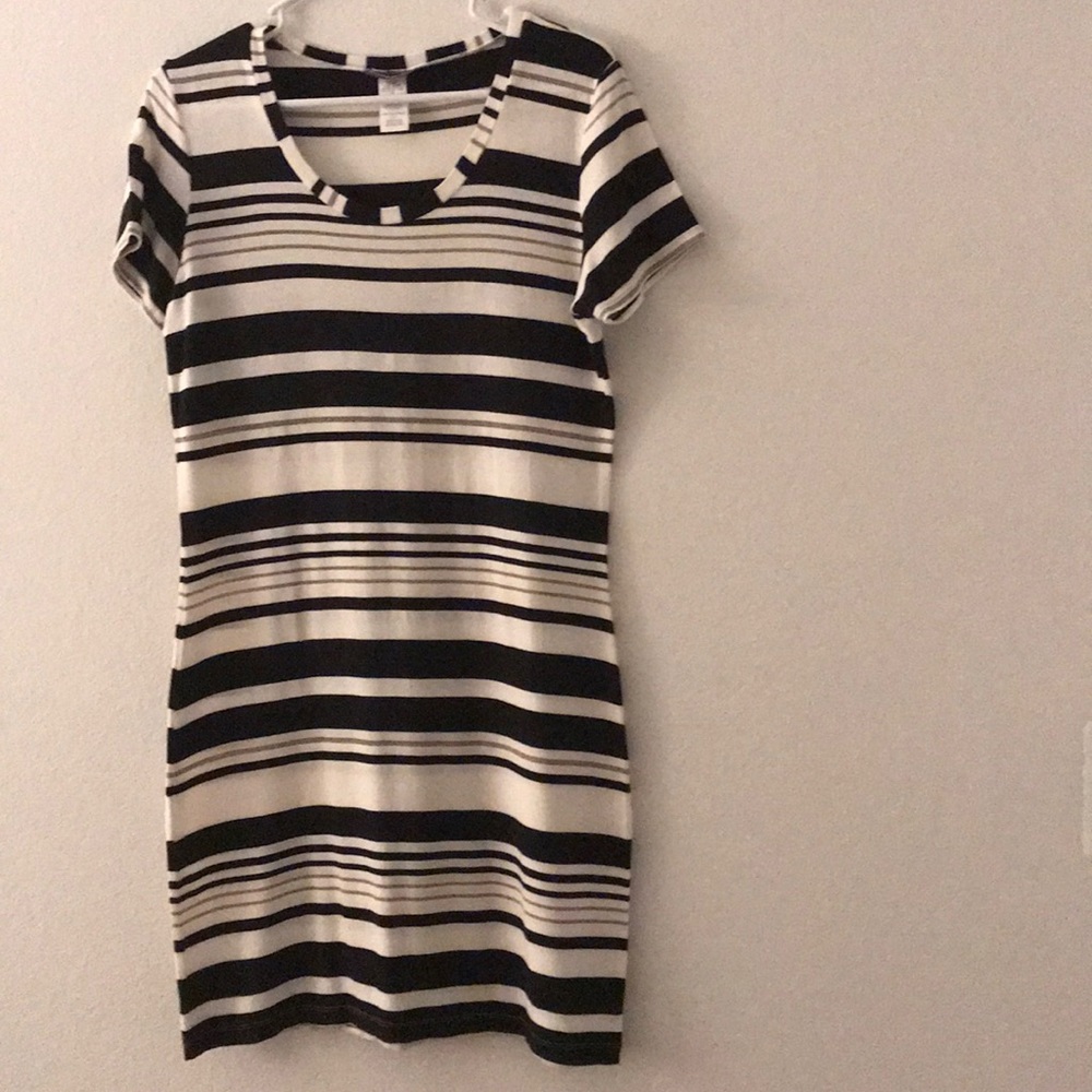 Tommy Bahamas T-shirt dress, SP. Black ivory gold